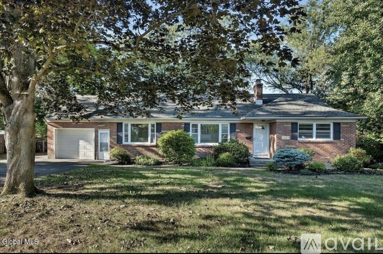 4 Albright Avenue 3 Beds Single Family Home for Rent - Photo gallery 1