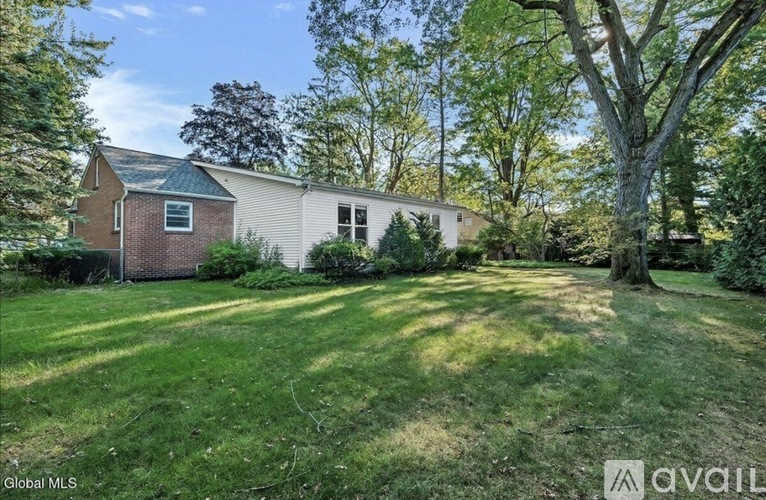 4 Albright Avenue 3 Beds Single Family Home for Rent - Photo gallery 2