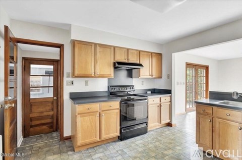 4 Albright Avenue 3 Beds Apartment for Rent