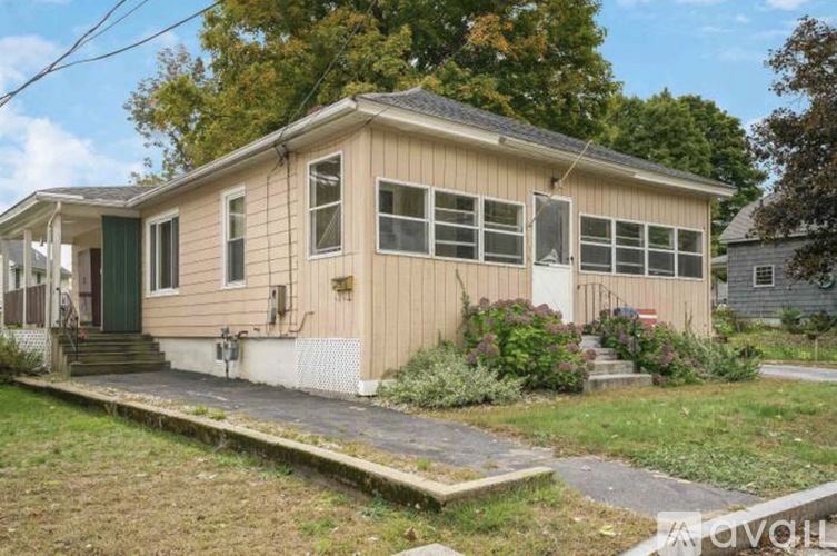 136 Donald Street 3 Beds Single Family Home for Rent - Photo gallery 1