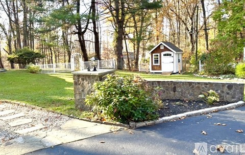 45 Greenwich Dr 3 Beds Apartment for Rent