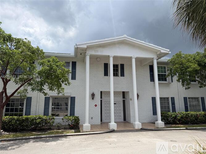 2200 NE 66th St 1 Condo for Rent - Photo gallery 1