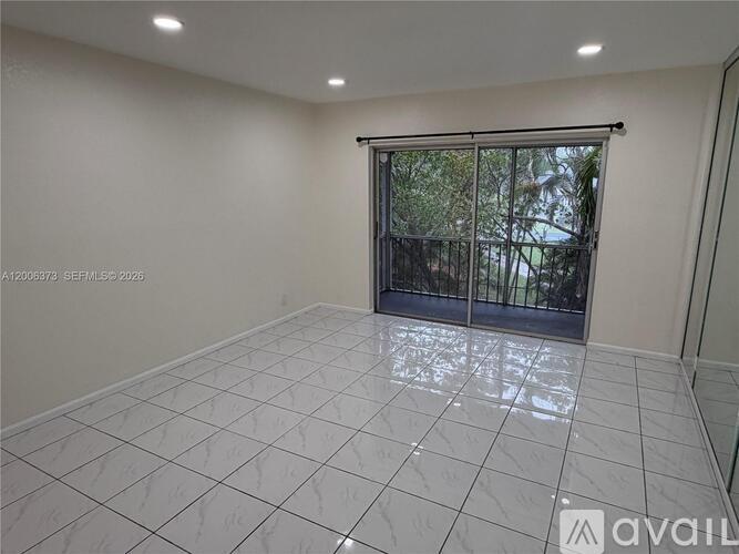 2200 NE 66th St 1 Condo for Rent - Photo gallery 4