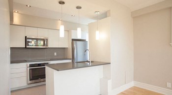 4557 Sherbrooke Street West 1-3 Beds Apartment for Rent - Photo Gallery 2