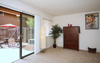 2033 F Street 1-4 Beds Apartment for Rent - Photo Gallery 6