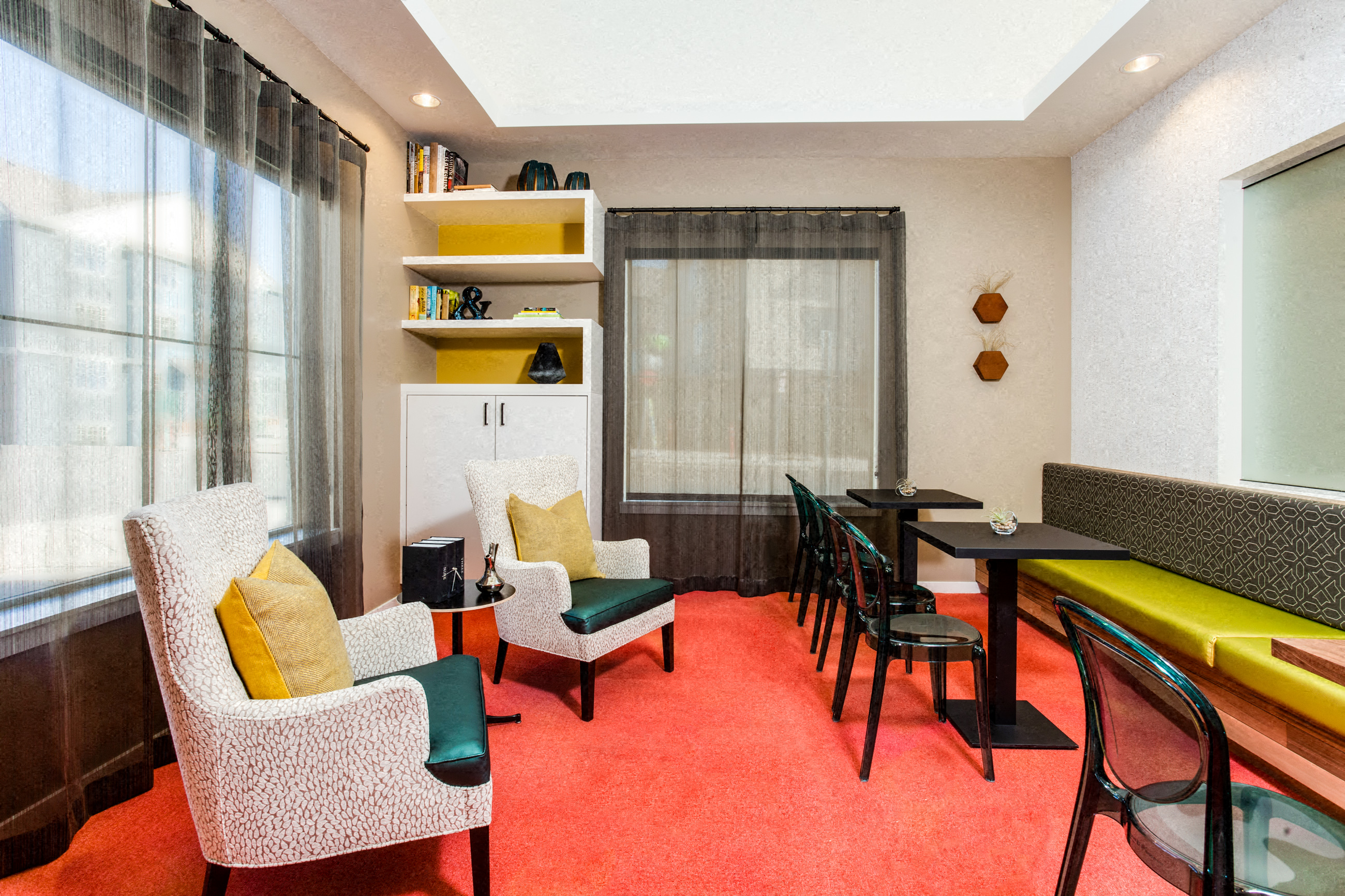 Victory Flats at Elmonica Station - Beaverton, OR - internet cafe