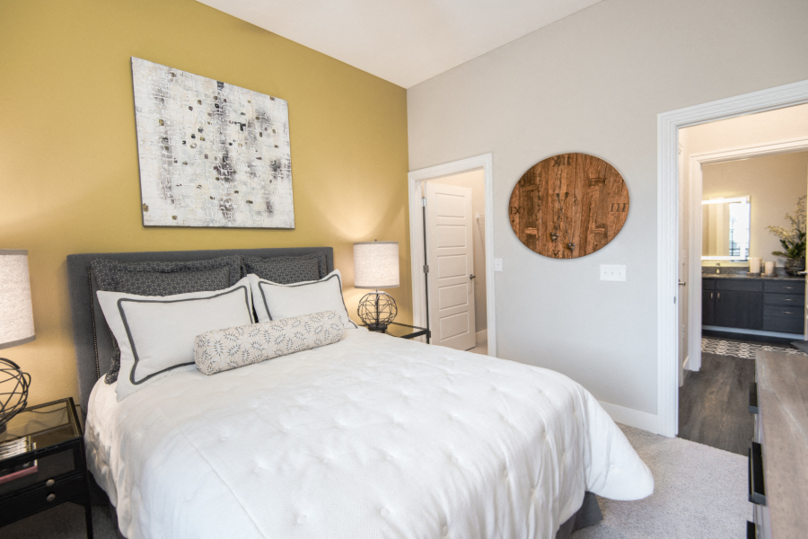 Hartley Flats - Denver, CO - Spacious en Suite