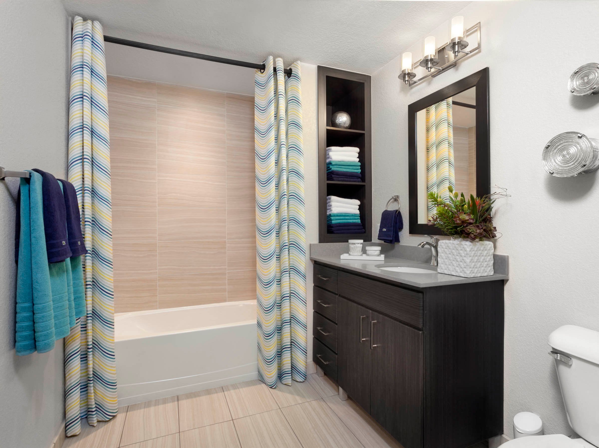 Studio LoHi - Denver, CO - bathroom