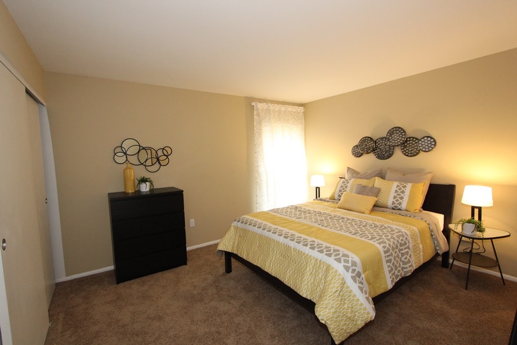 Photos and Video of Rivers Edge Apartments in Dayton