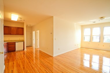 560 Main Street 2-3 Beds Apartment for Rent Photo Gallery 1