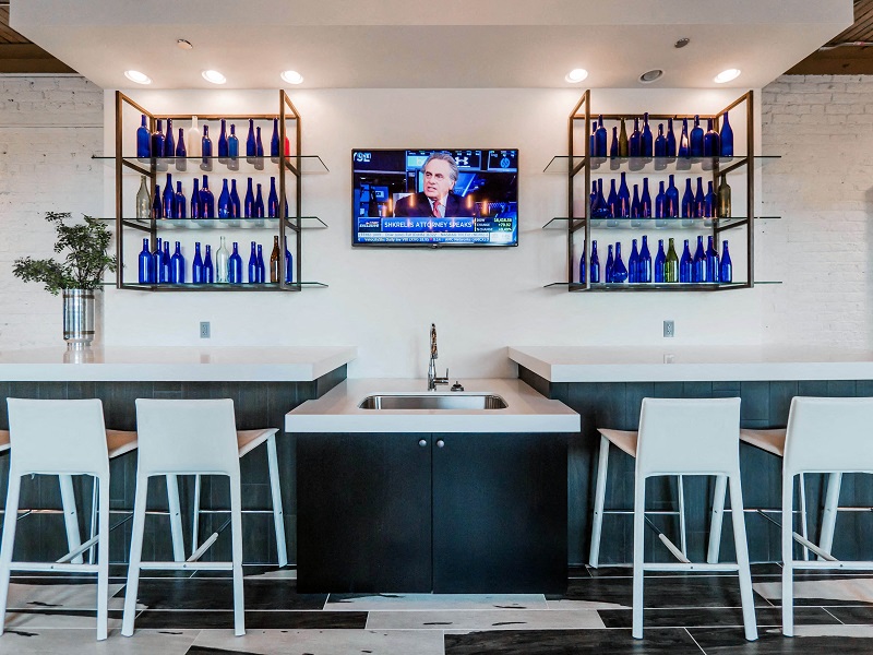 Chicago luxury apartment resident lounge waterfront amenity