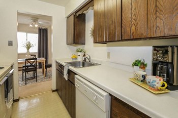 1918 Greenway Cross 2 Beds Apartment for Rent - Photo Gallery 9