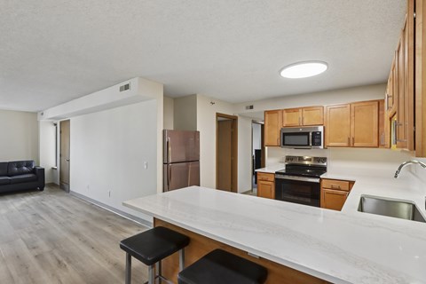 515 University Avenue Studio-4 Beds Apartment for Rent