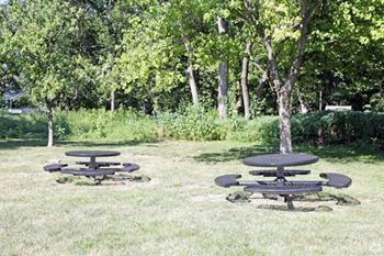 picnic area at The Park on Center in NE