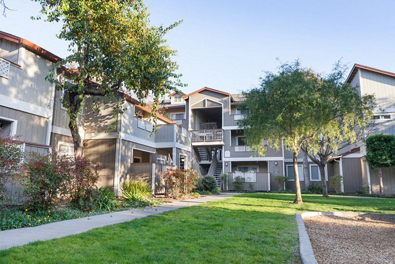 Exterior Building  l Alderwood Park  | Apartments in Newark, CA Near San Francisco
