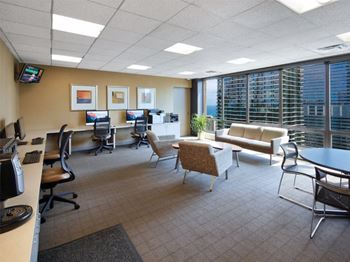 24-Hour Business Center at Columbus Plaza, Chicago, IL, 60601