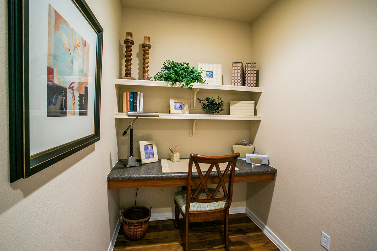Best Apartments in Mesa AZ with Built-In Desk