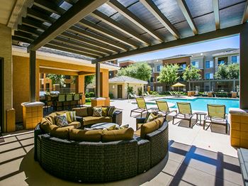 Poolside Ramada and Lounge Seating at Apartment in Phoenix Suburb