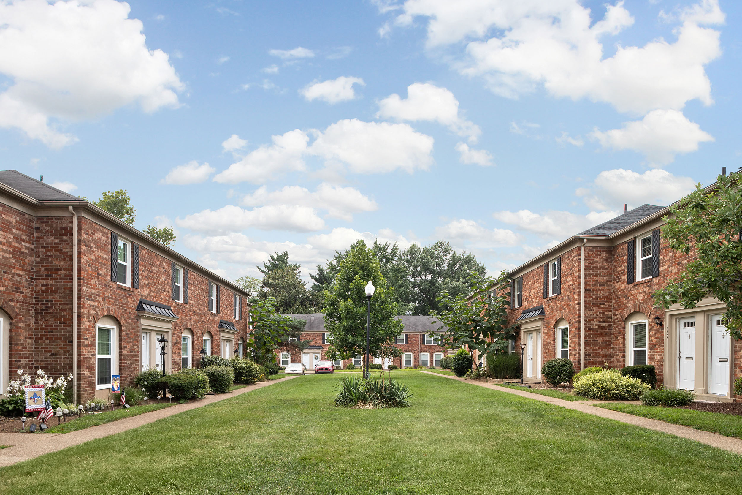 Find Your Rental Apartment At Jamestown At St Matthews In