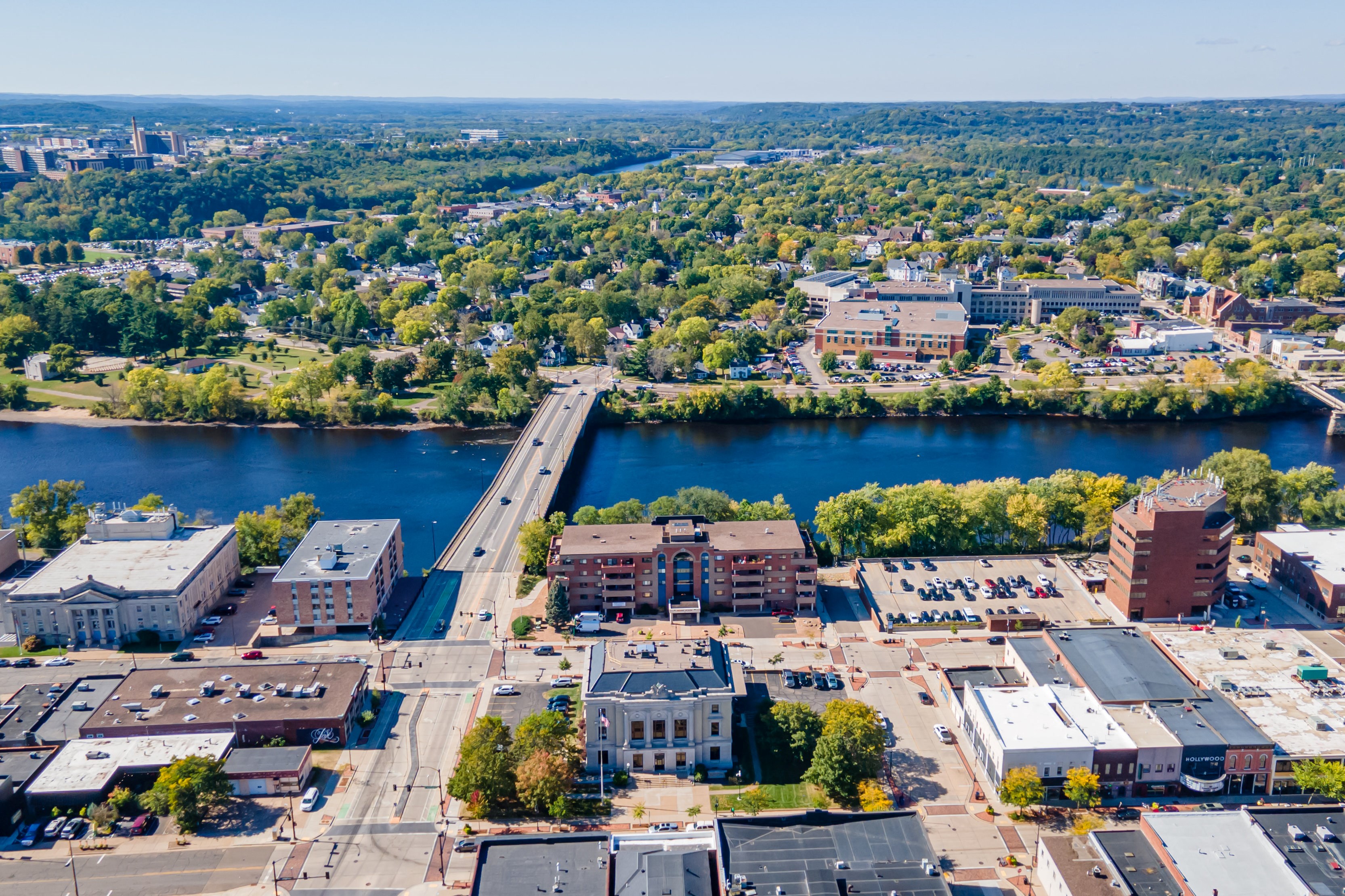 River Plaza Apartments