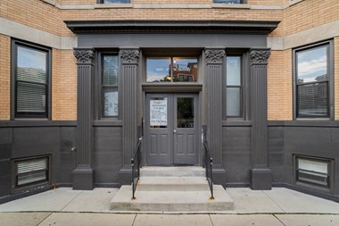 1035 W Diversey Pkwy 4 Beds Apartment for Rent