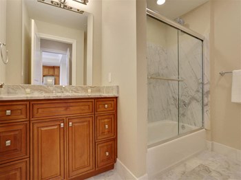 210 Baronne St. Studio-3 Beds Apartment for Rent - Photo Gallery 26
