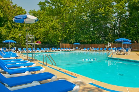 Claridge House Pool 2