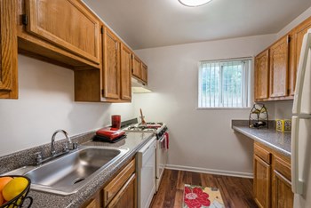 7004 Highview Terrace 1-3 Beds Apartment for Rent - Photo Gallery 4