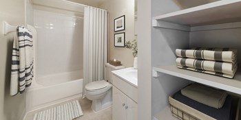 13725 Lynn Street Studio-4 Beds Apartment for Rent - Photo Gallery 4