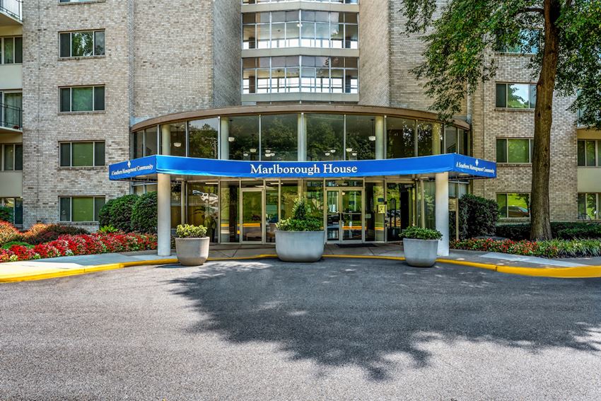 the building in which the hotel is located