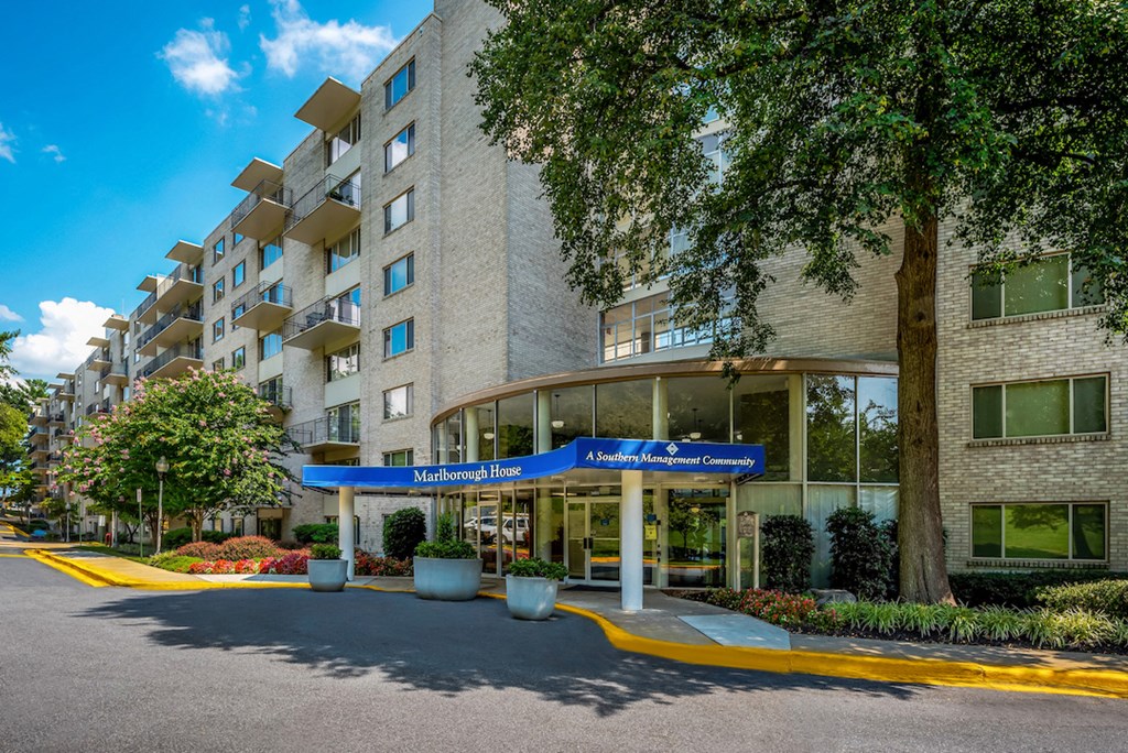 the building in which the hotel is located