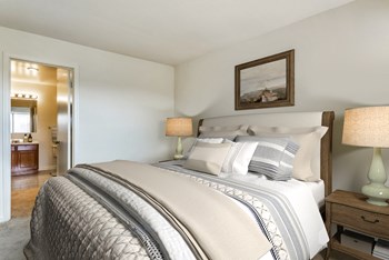 12290 Green Meadow Dr. 1-2 Beds Apartment for Rent - Photo Gallery 3