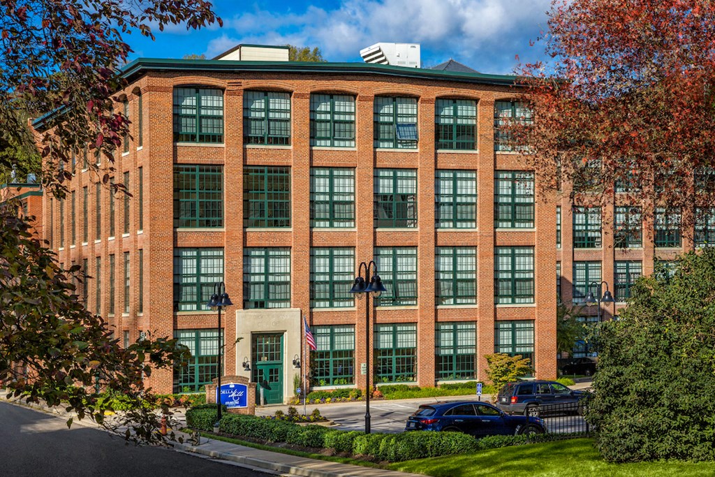 the building in which the hotel is located