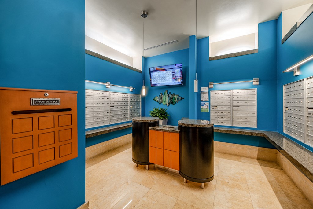 the locker room at the spa at the miami beach convention center