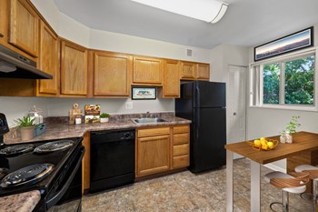 38 N. Summit Drive Studio-3 Beds Apartment for Rent - Photo Gallery 4