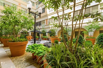 118 N. Howard Street Studio-3 Beds Apartment for Rent - Photo Gallery 22
