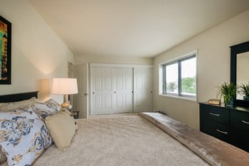 4009 Gallatin Street 1-3 Beds Apartment for Rent - Photo Gallery 6