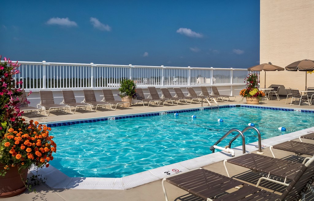 the swimming pool at the resort at longboat key club