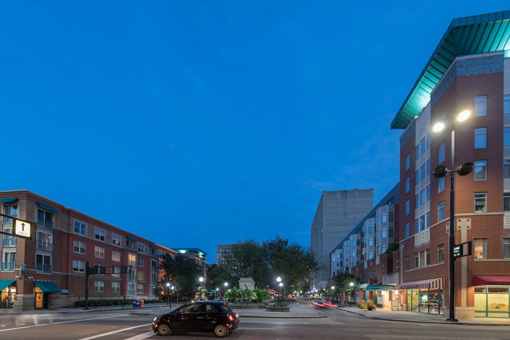 Night View at Gramercy on Garfield, Cincinnati, OH
