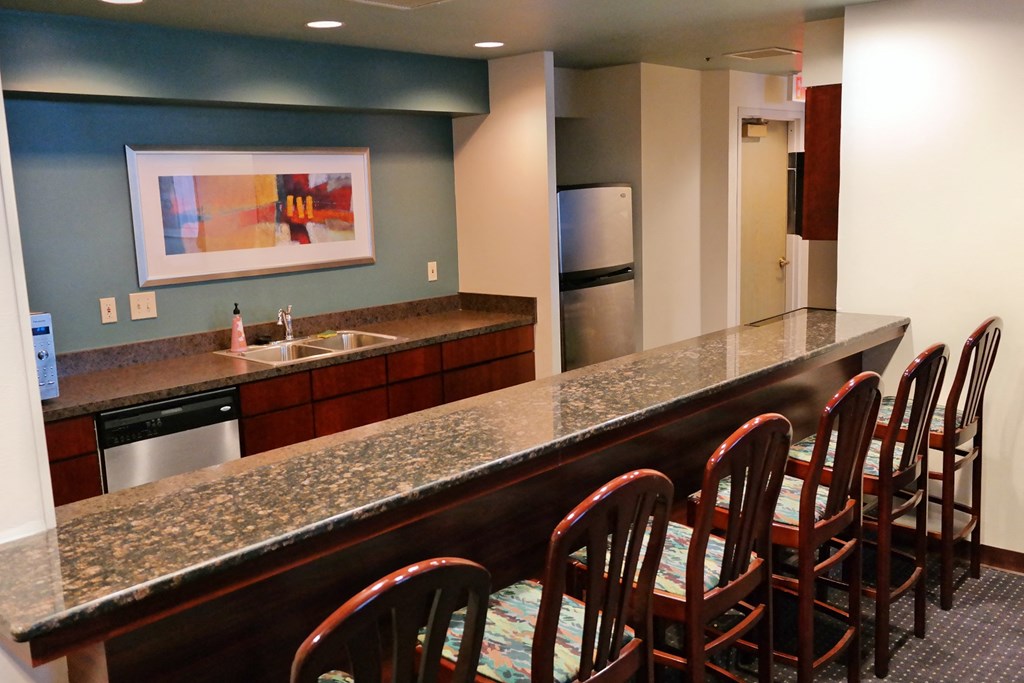 Eat-In Table With High Chairs In Clubhouse at Gramercy on Garfield, Cincinnati, 45202