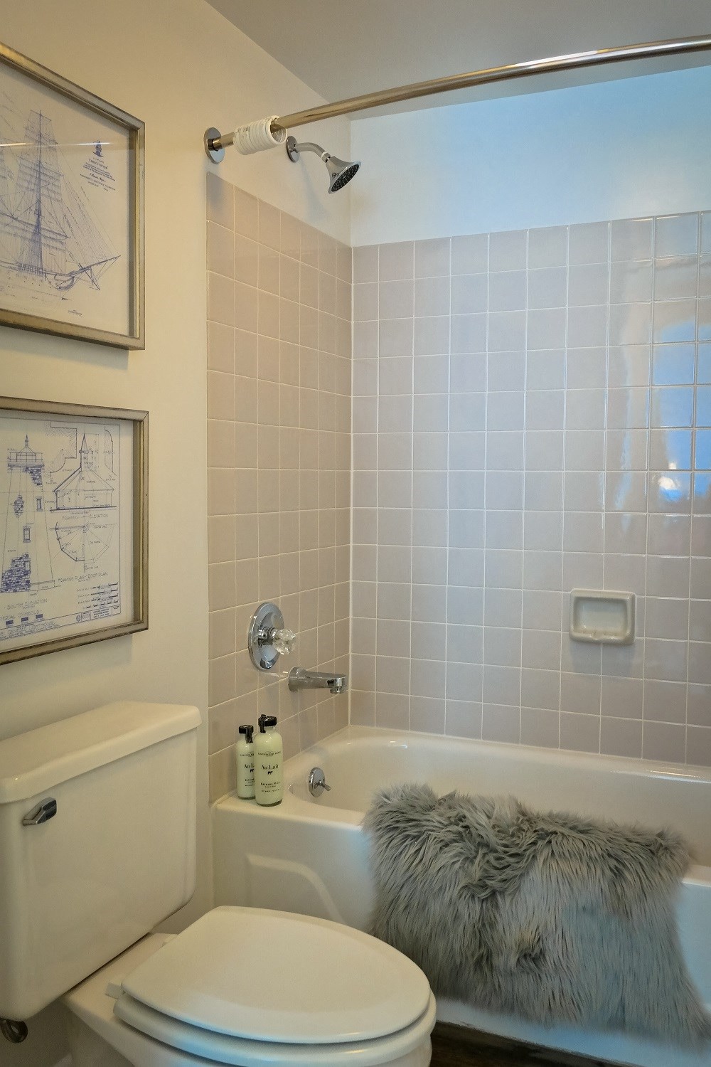 Designer Bathroom Suites at Gramercy on Garfield, Cincinnati, 45202