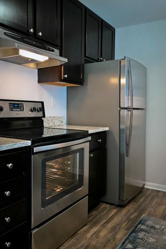 Efficient Appliances In Kitchen at Gramercy on Garfield, Cincinnati, 45202