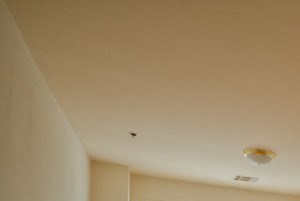 Living room area with entrances to bedrooms - Photo Gallery 2