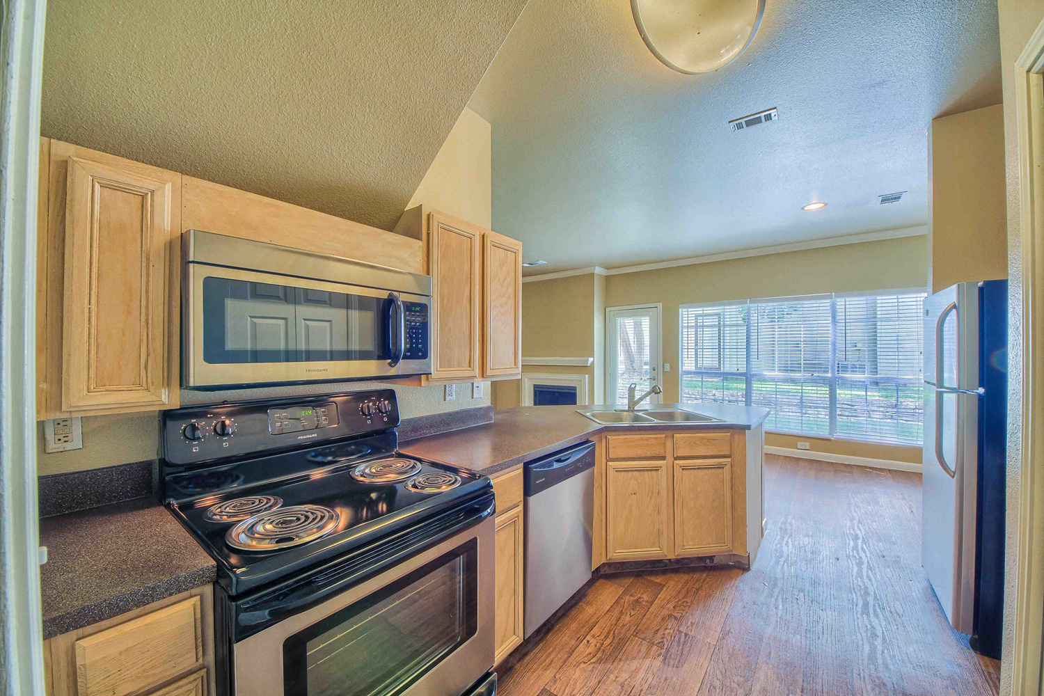 Castle Hills Townhomes Apartments in San Antonio, TX