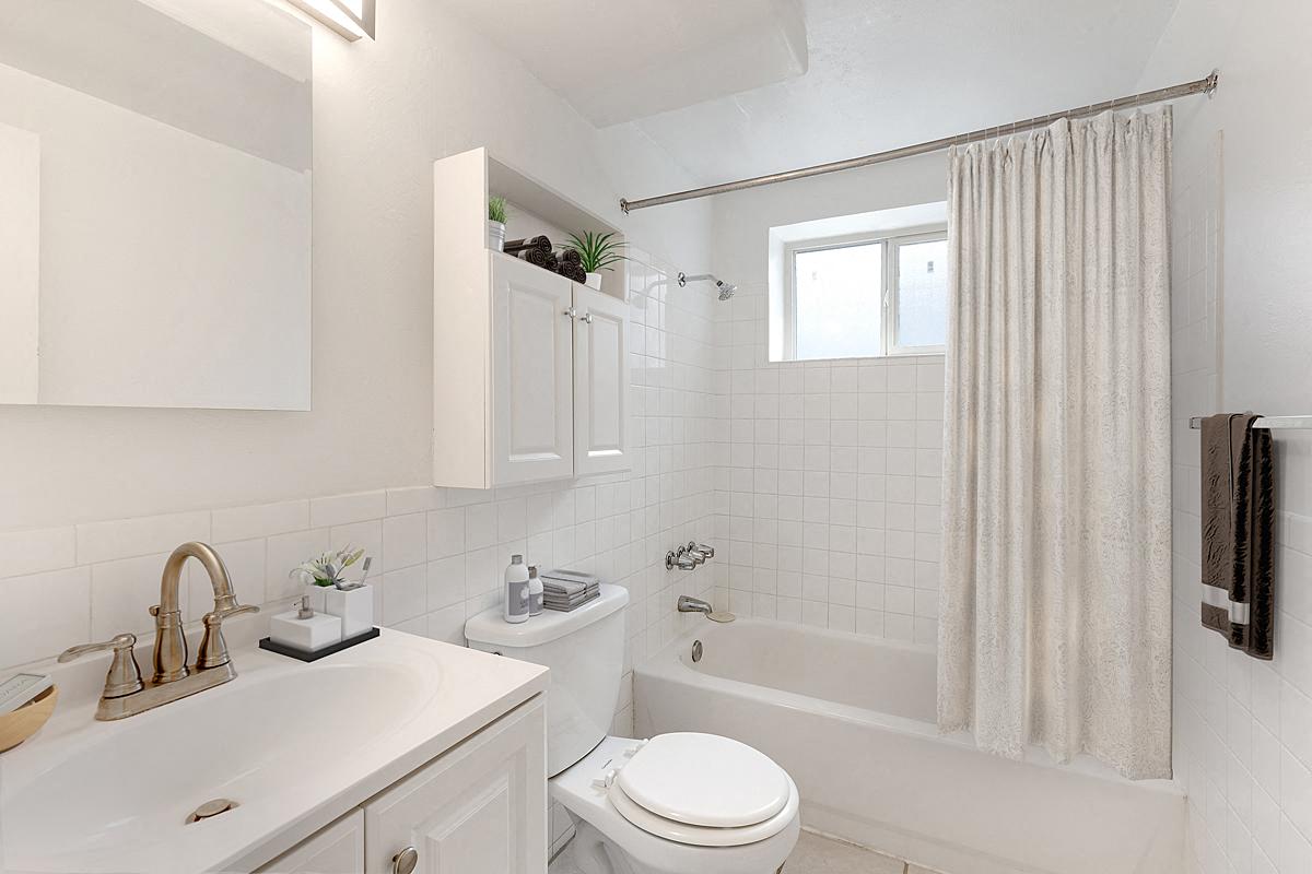 Stratford Apartments in Denver, CO