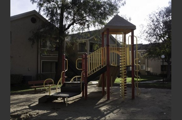 Shadow Canyon Apartments 3030 West Acacia Avenue Hemet