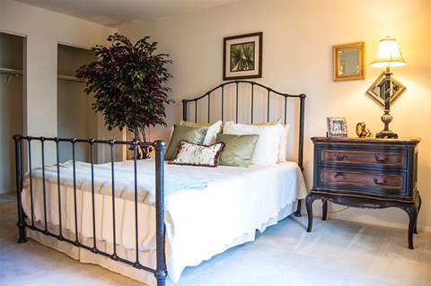 12100 H Little Patuxent Parkway 1-2 Beds Apartment for Rent