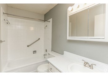 845 S Business IH-35 Studio-2 Beds Apartment for Rent - Photo Gallery 19