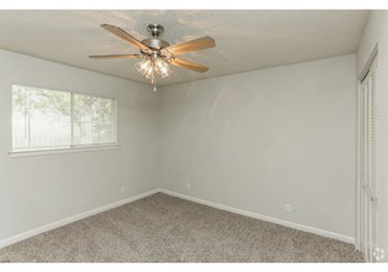 845 S Business IH-35 Studio-2 Beds Apartment for Rent - Photo Gallery 21