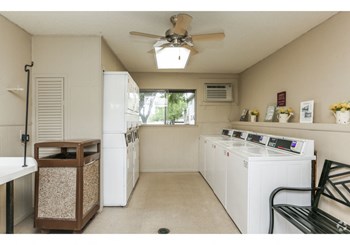 845 S Business IH-35 Studio-2 Beds Apartment for Rent - Photo Gallery 9